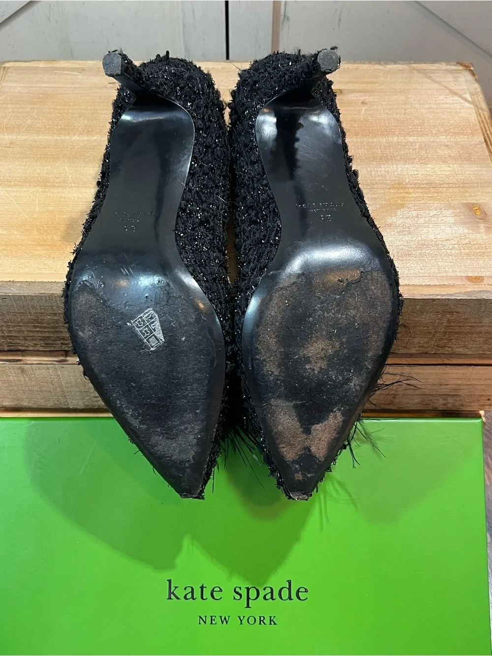 Kate Spade New York Marabou Black Tweed Feather Pom Pom Pumps Heels Size 9